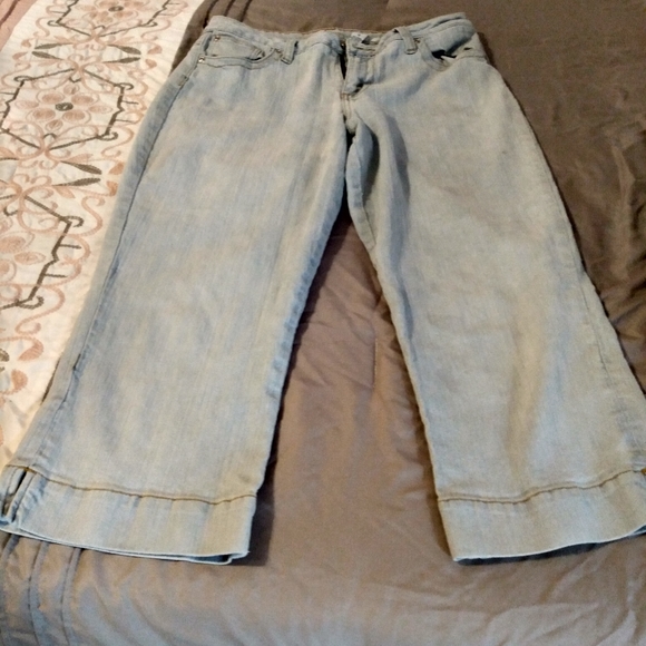 Capris - Picture 2 of 2